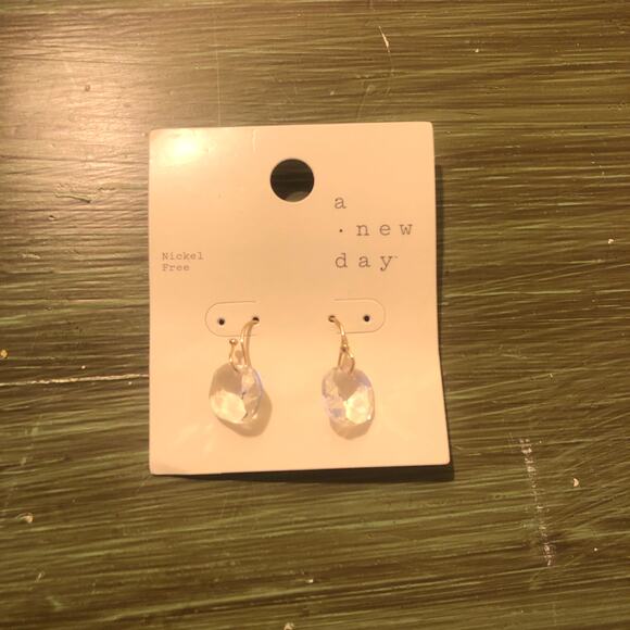 A New Day NWT Clear Crystal and Gold Dangle Earrings Nickel Free - Picture 1 of 2